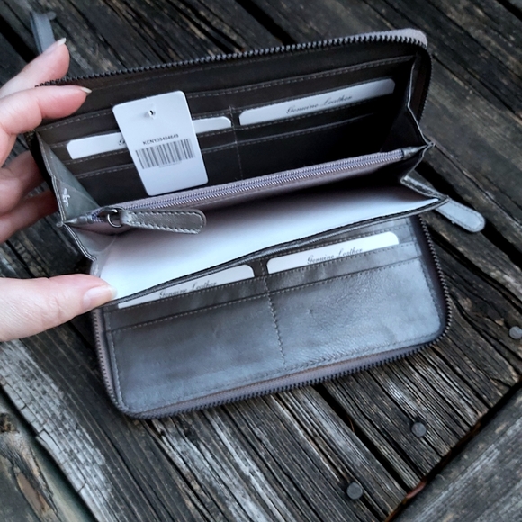 Kenneth Cole New York Leather Wristlet Wallet - Picture 7 of 10